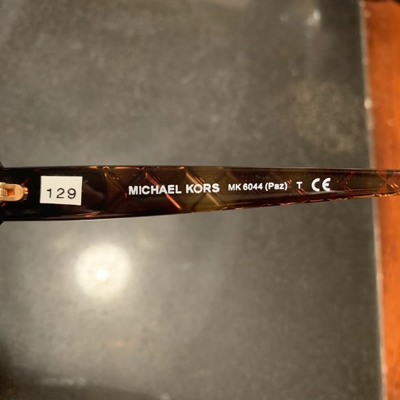 Michael Kors Womens Oversized Sunglasses - Picture 4 of 5